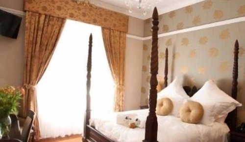 The Gold Room 