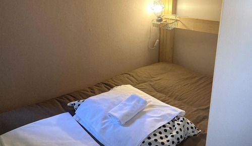 female dormitory upper bed, Non smoking