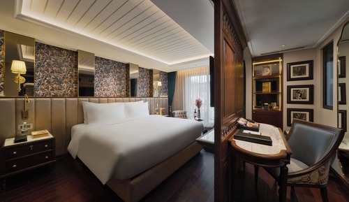 Grand Suite with Hot Tub