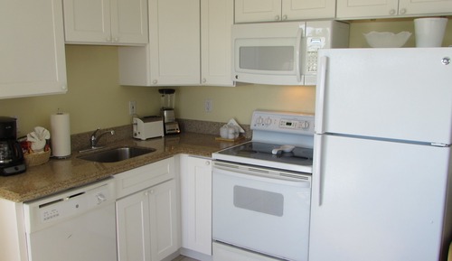 Studio, 2 Queen Beds, Partial Ocean View