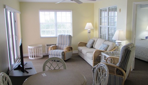 Apartment, 1 King Bed, Partial Ocean View