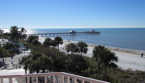 Studio, 1 Queen Bed, Partial Ocean View
