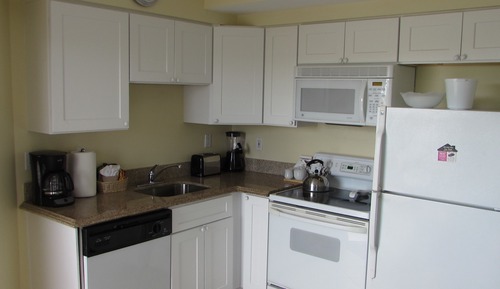 Studio, 2 Queen Beds, Partial Ocean View