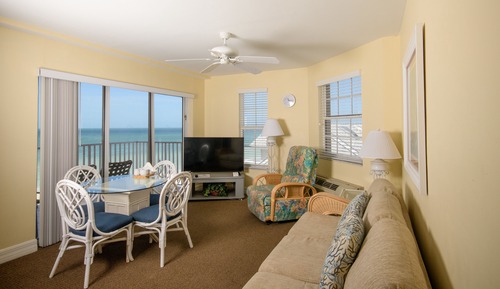 Apartment, Multiple Beds, Partial Ocean View