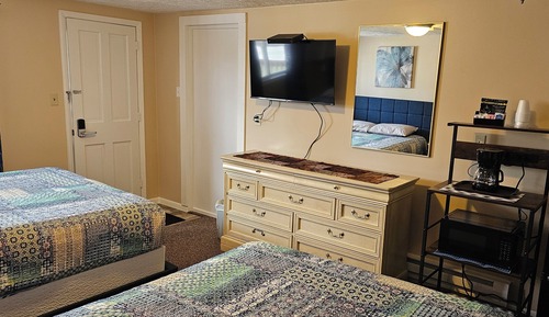 Standard Single Room, 2 Queen Beds, Balcony