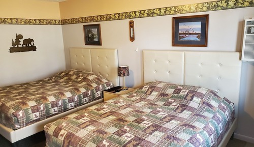 Basic Single Room, 2 Queen Beds, Ground Floor