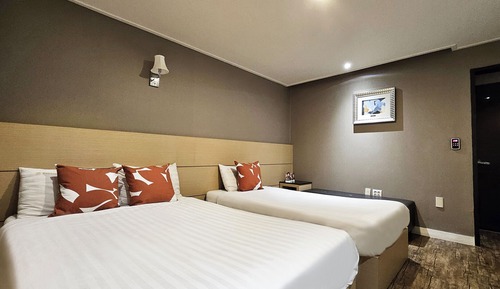 Standard Twin Room