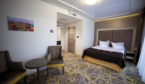 Suite, 1 Bedroom (10% off in the restaurant)