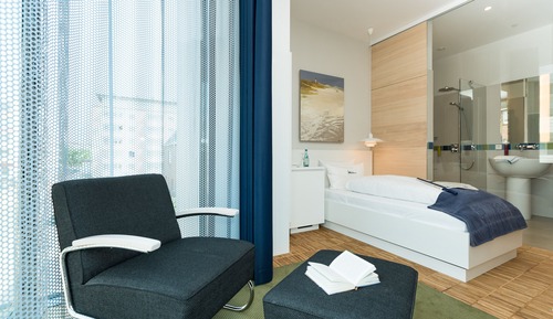 Junior Suite, Refrigerator