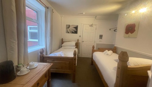 Standard Twin Room, Ensuite