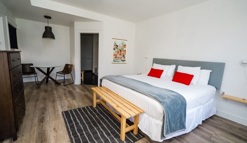 Classic Room, 1 King Bed