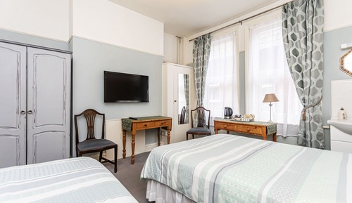 Standard Triple Room, Shared Bathroom