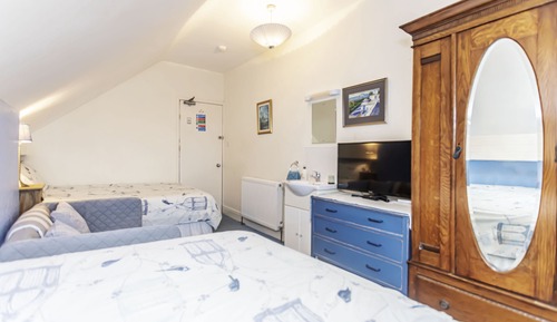 Economy Triple Room, Shared Bathroom, Garden View