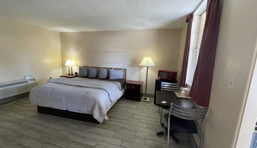 Standard Room, 1 King Bed, Accessible