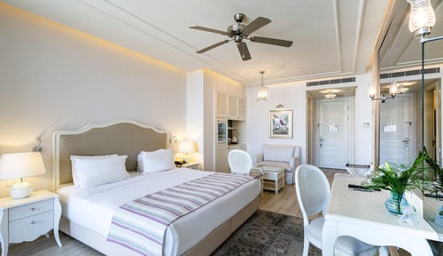 Premium Room, Multiple Beds (Queen)