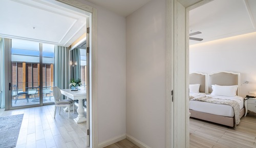Premium Room (Family Connection)