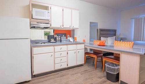 Executive Suite, 2 Queen Beds, Kitchenette