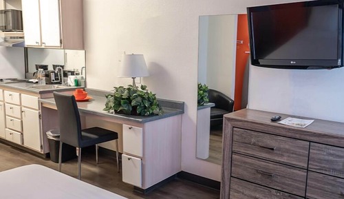 Studio Suite, 1 Queen Bed, Kitchenette