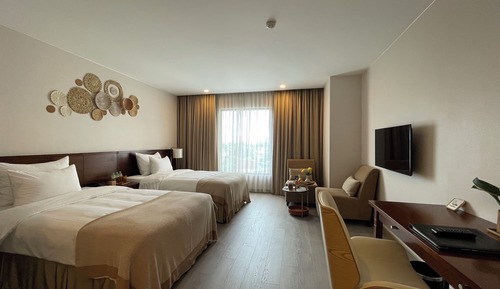 Premium Twin Room, City View