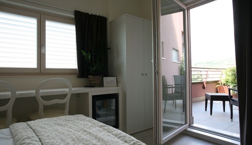 Comfort Triple Room, 1 Bedroom, Terrace, City View