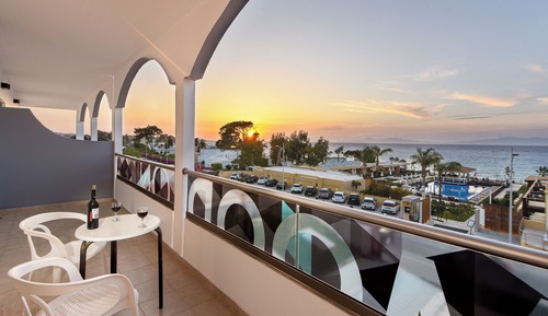 Suite, Sea View