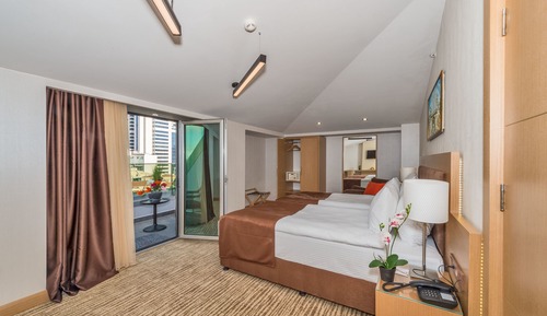Deluxe Double or Twin Room, Balcony, City View