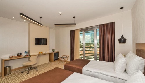 Standard Triple Room, City View