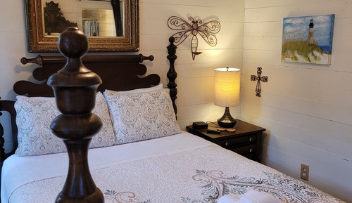 Standard Single Room, 1 Bedroom, Non Smoking (Little Annie Suite)