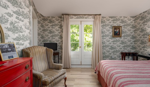 Deluxe Room, 1 King Bed, Ensuite (Pearl Room)