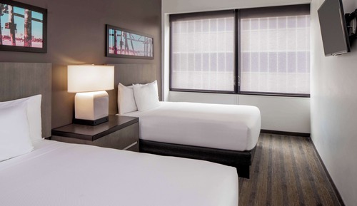 One Bedroom Suite Two Queens
