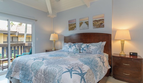 Basic Condo, 1 King Bed with Sofa bed, Pool View, Courtyard Area