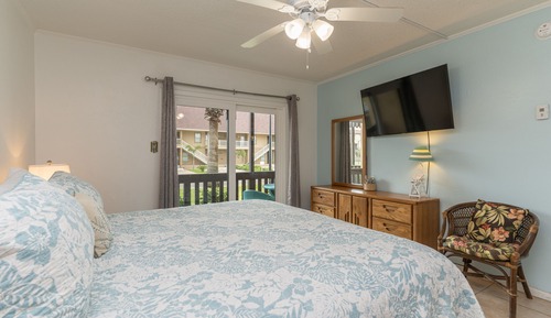 Standard Condo, 1 King Bed with Sofa bed, Resort View, Ground Floor