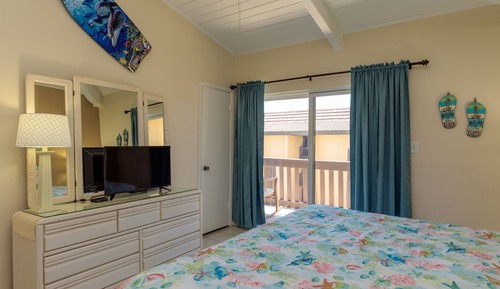 Superior Condo, 1 Bedroom, Pool View, Poolside
