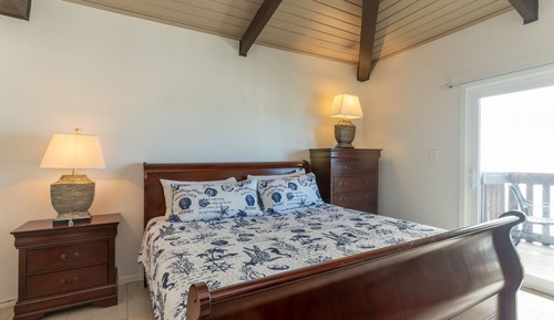Superior Condo, 1 King Bed with Sofa bed, Partial Ocean View, Beachside