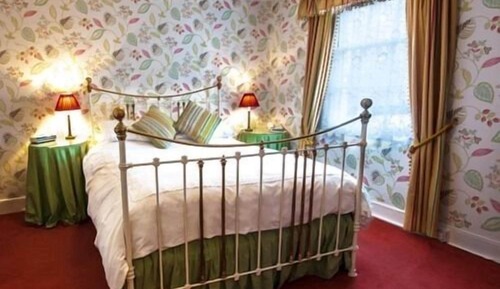 Double Room, Ensuite (Bath - 2 & 11)