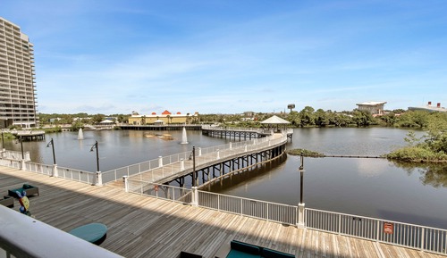 Condo, Lake View