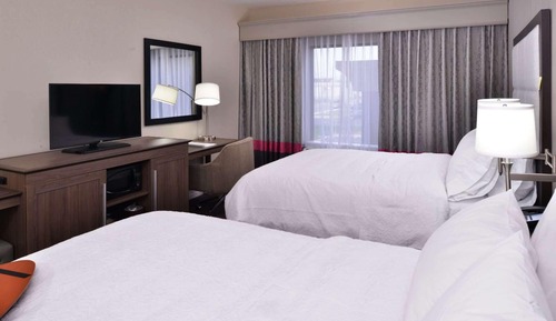 Room, 2 Queen Beds, Accessible, Bathtub