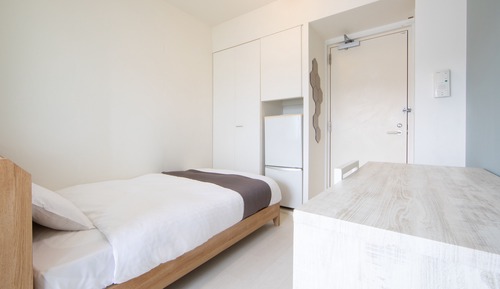 Single Room, 1 Large Twin Bed (Check-in 3pm-6pm only)
