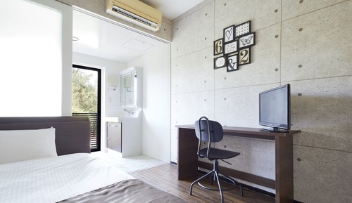 Single Room (Check-in 3pm-6pm only)
