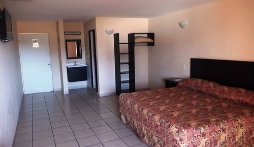 Standard Room, 1 King Bed