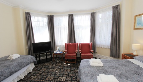 Family Room (2 Adults + 1 Child)