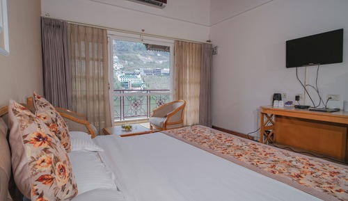 Lake Facing AC Super Deluxe Room 