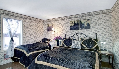 Suite 3, Queen & Twin