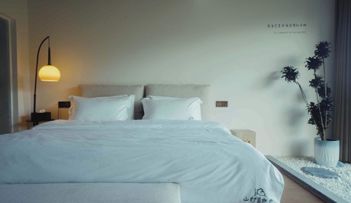 Senior Double Room, Hill View