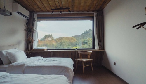 Luxury Twin Room, Hill View