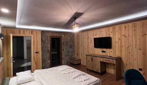 Suite, River View