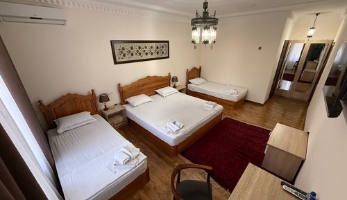 Comfort Quadruple Room, City View