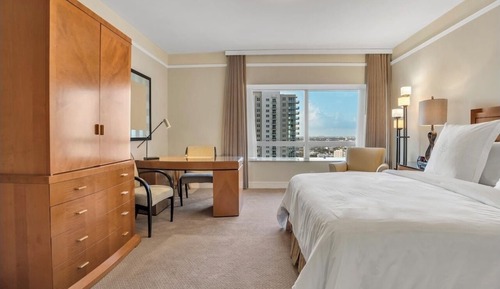 Luxury Suite, Partial Ocean View