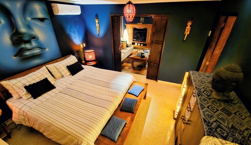 Deluxe Suite, City View