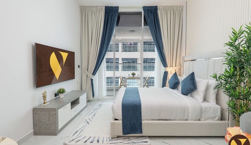 Luxury Studio, Balcony, City View